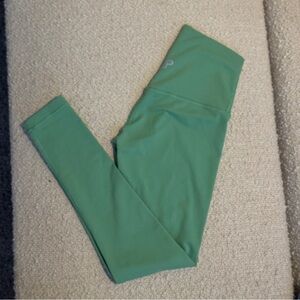 TnaBUTTER™ Cheeky Hi-Rise Legging
High-waisted cheeky leggings